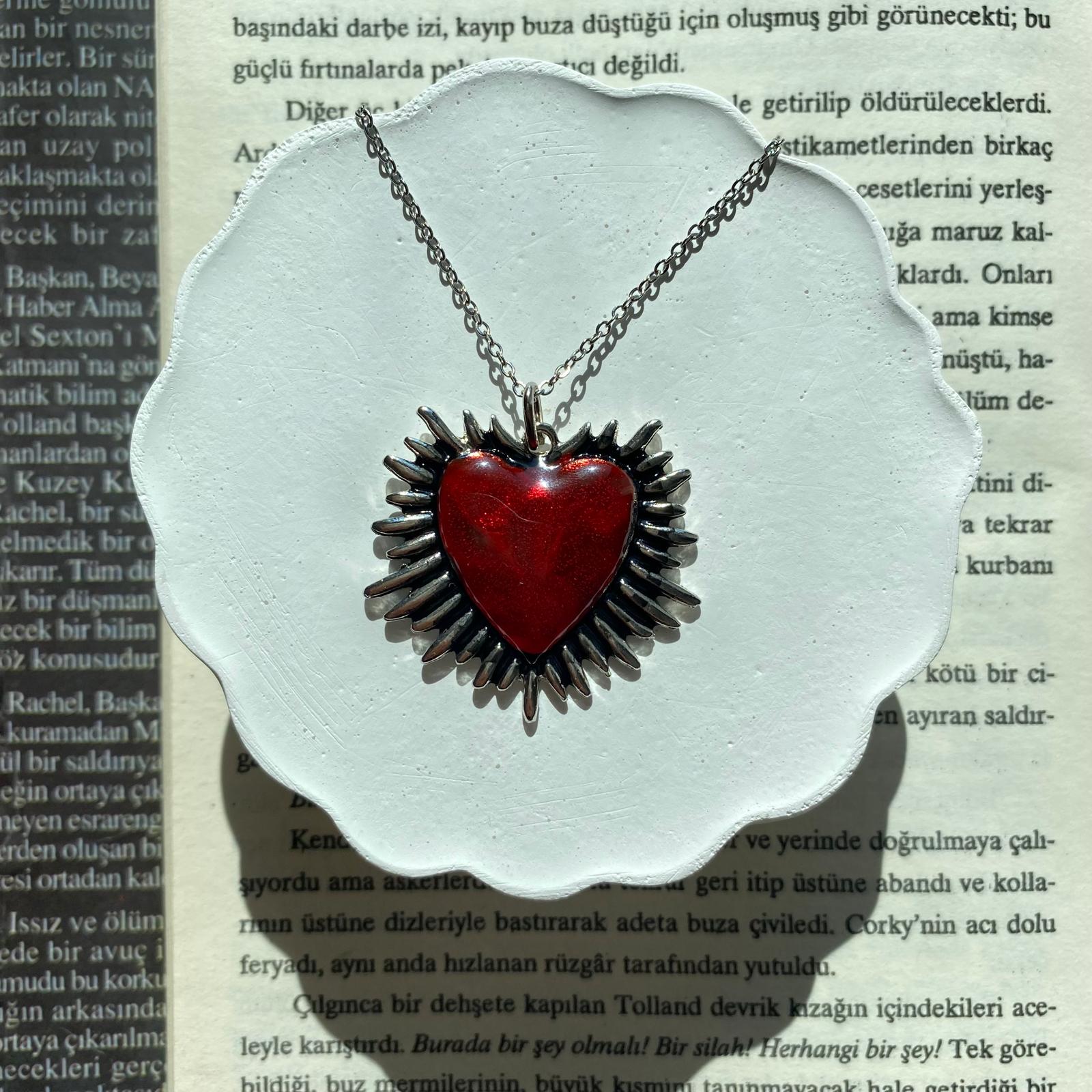 Gothic Red Heart Çelik Kolye