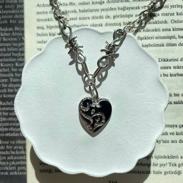 Gothic Black Heart Taşlı Kolye
