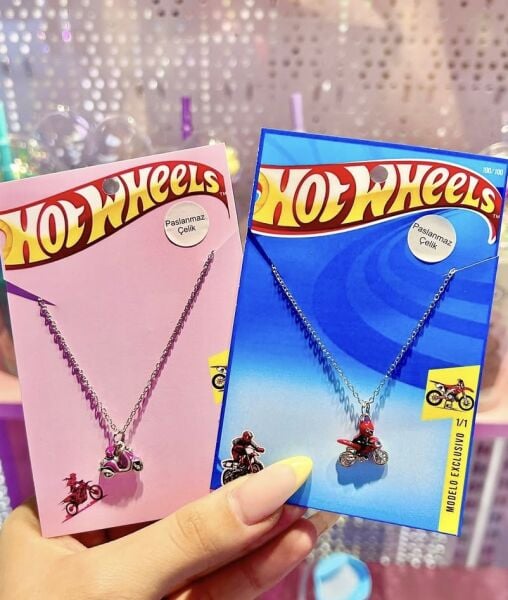 Pembe Hotweels Kartlıklı Motor Çelik Kolye