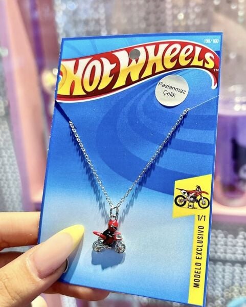 Mavi Hotweels Kartlıklı Motor Çelik Kolye