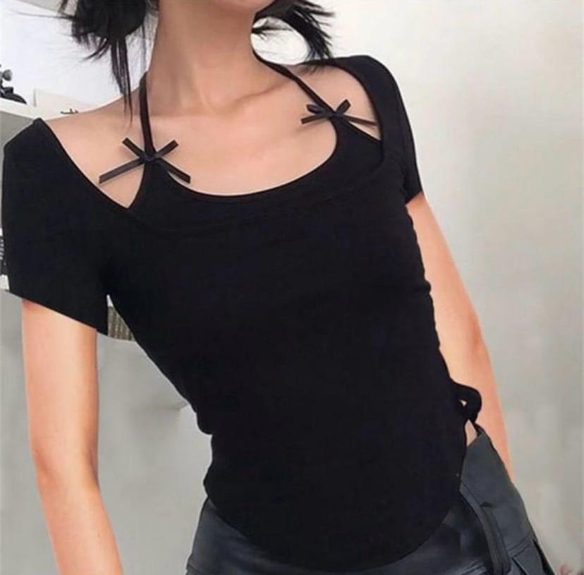 Siyah Kurdele Detay Boyundan Bağlamalı Crop