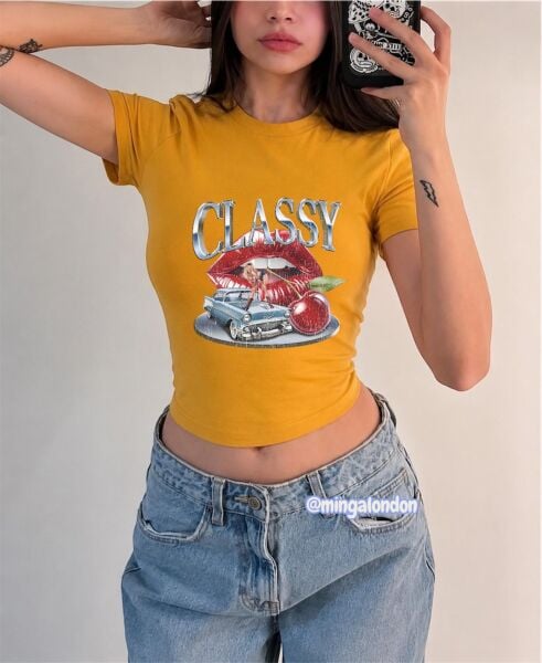 Classy Baskılı Kemer Boy Y2K Kısa Kollu Crop