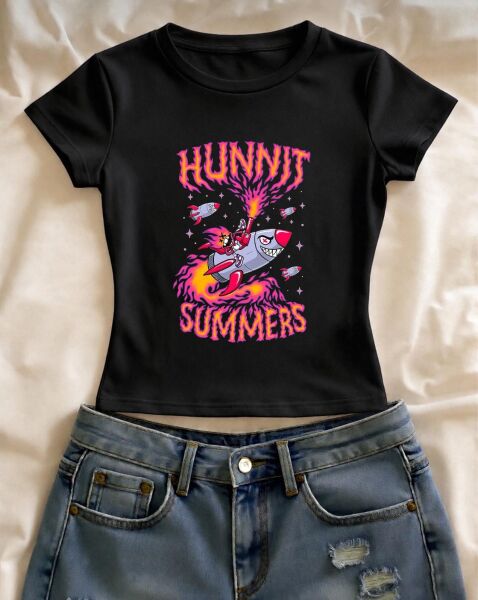 Hunnıt Summers Baskılı Siyah Kemer Boy Y2K Kısa Kollu Crop