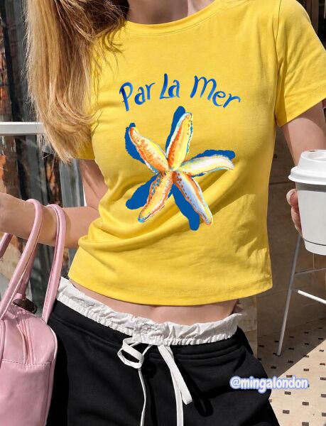 Par La Mer Baskılı Kemer Boy Sarı Y2K Kısa Kollu Crop