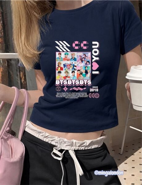 I Love You BTS Baskılı Lacivert Kemer Boy Y2K Kısa Kollu Crop