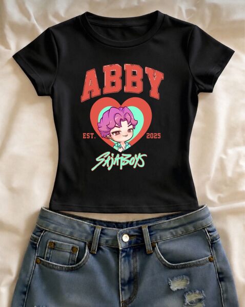 Abby Saja Boys Baskılı Siyah Kemer Boy Y2K Kısa Kollu Crop