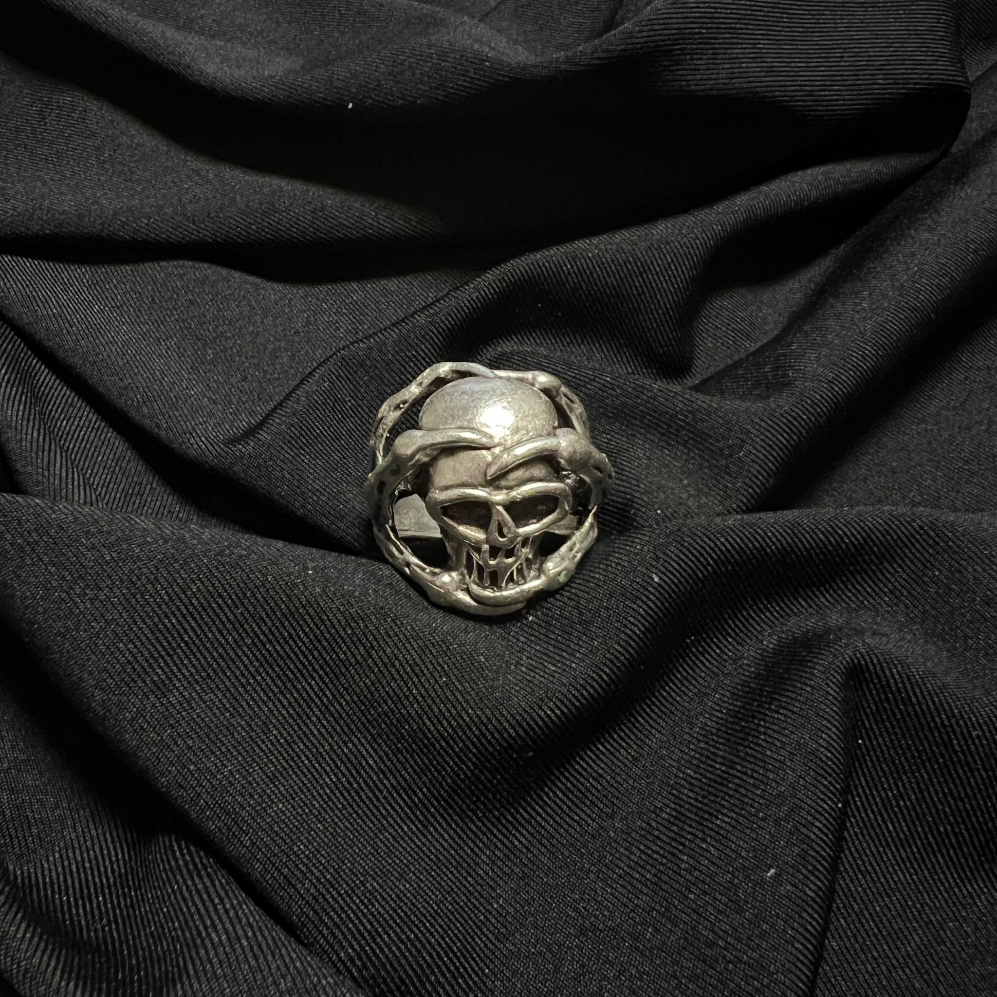 Gothic Skull Claw Yüzük