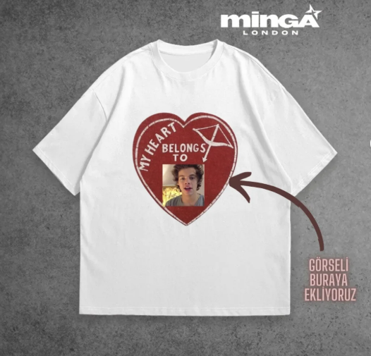 Beyaz Kişiye Özel Tasarlanan Kırmızı Kalp Fotoğraflı Oversize Tshirt