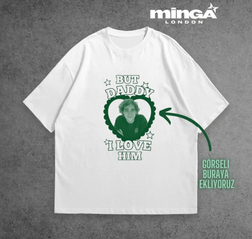 Beyaz Kişiye Özel Tasarlanan Yeşil Kalp Fotoğraflı Yazılı Oversize Tshirt