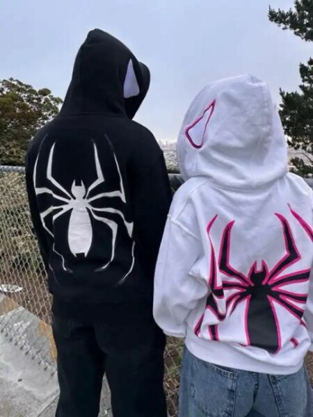 Beyaz Kapüşonlu Sırt Baskılı Spiderman Maske Hırka
