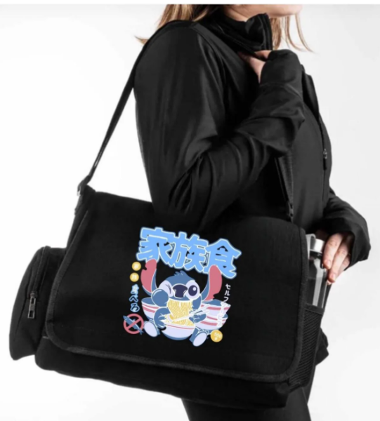 Siyah Stich Ramen Baskılı Postacı Çantası