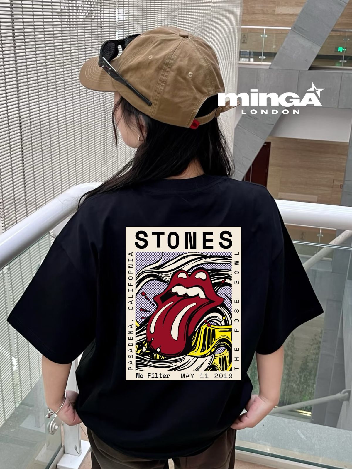 Unisex Siyah Stones Bisiklet Yaka T-Shirt