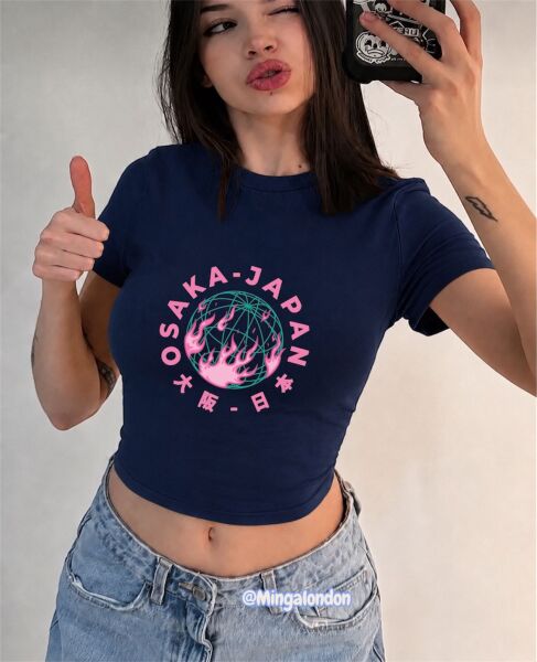 Osaka Japan Baskılı Lacivert Kemer Boy Y2K Kısa Kollu Crop