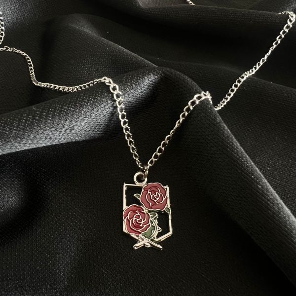 Bloody Rose Kolye