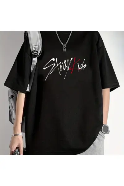 StrayKids Detail Baskılı Siyah T-shirt