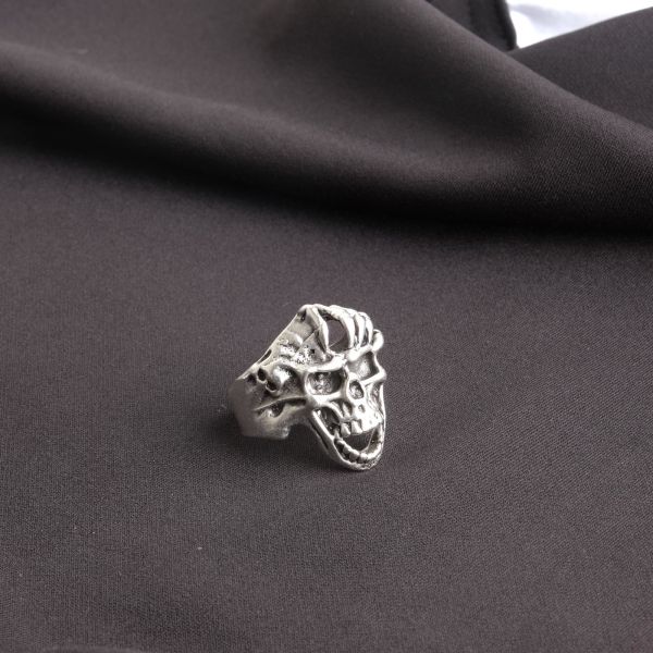 Gothic Screaming Skull Yüzük