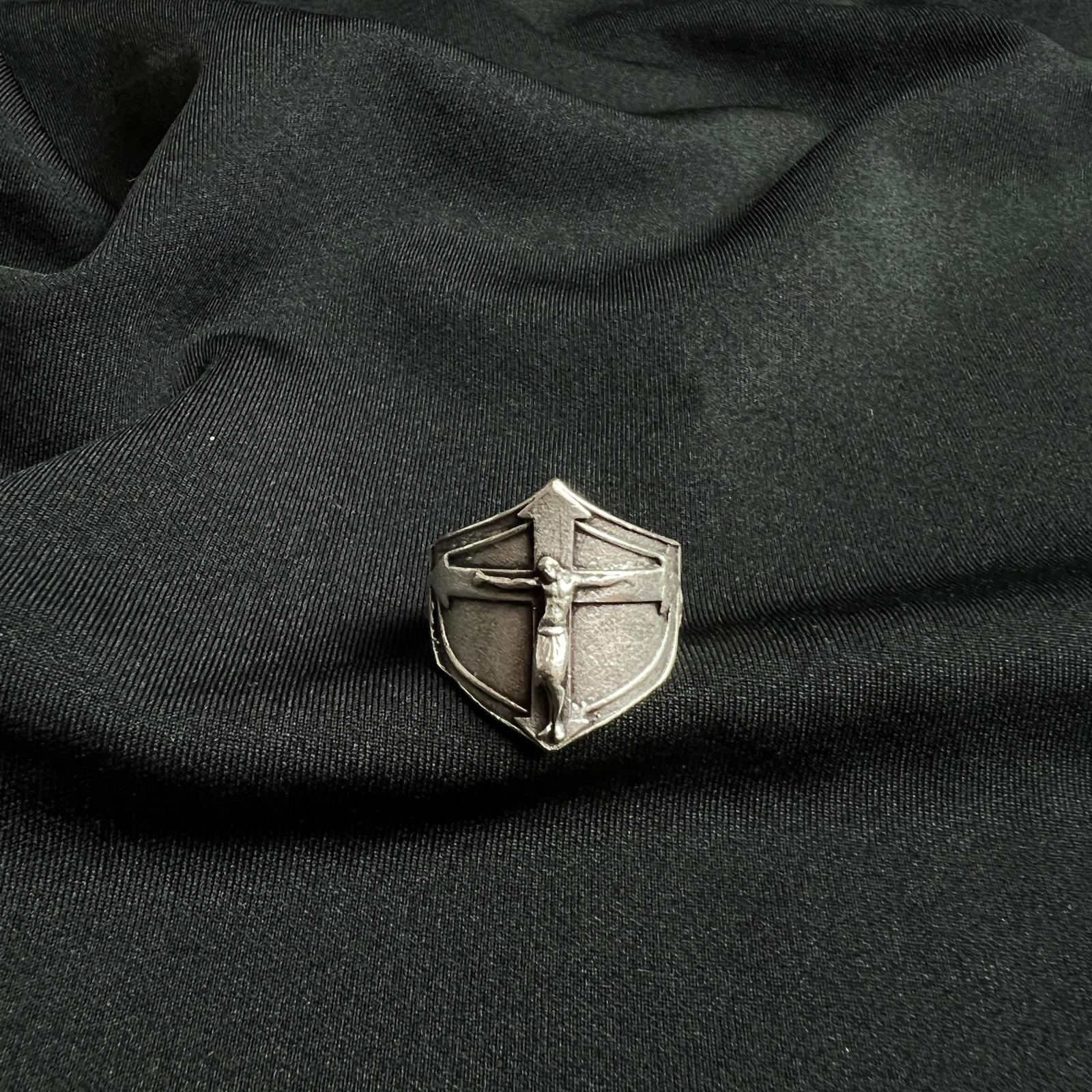 Gothic Jesus Sheild Cross Yüzük