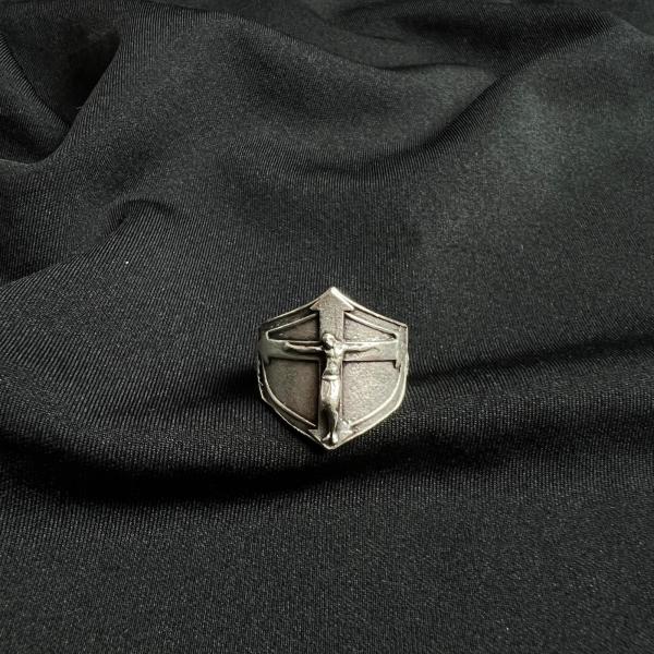 Gothic Jesus Sheild Cross Yüzük