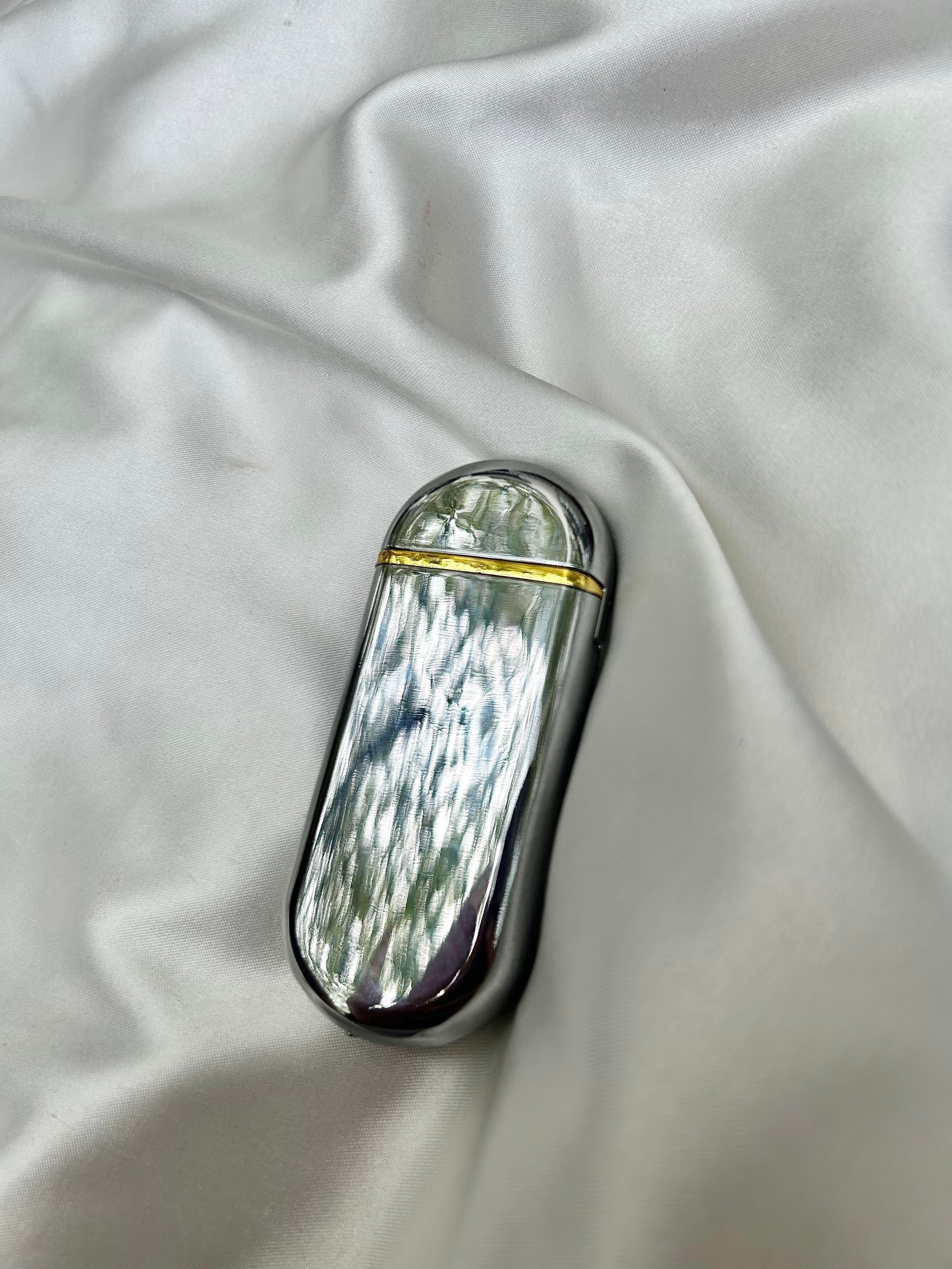 Metalik Gold Detaylı Çakmak Modeli