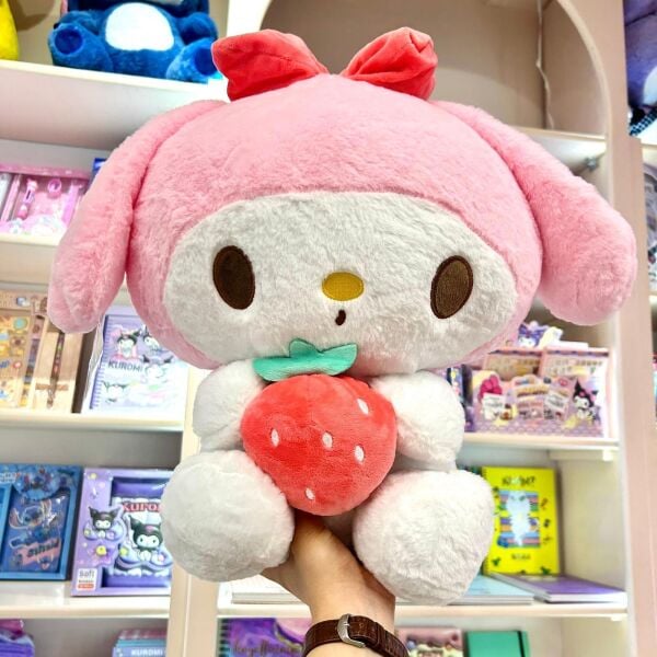 My Melody Çilekli Peluş Oyuncak (50 cm)