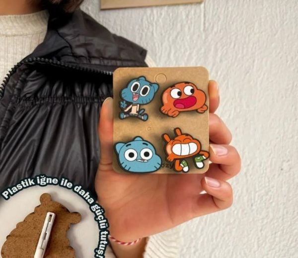 Gumball & Darwin 4lü Baskılı Ahşap Mini Rozet Seti