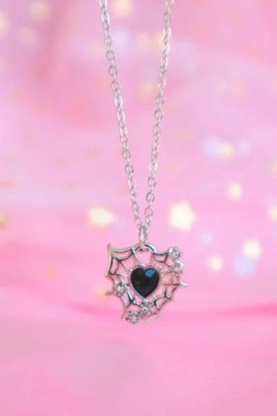 Gümüş Renk Zincirli Black Stone Heart Spider İthal Kolye 2