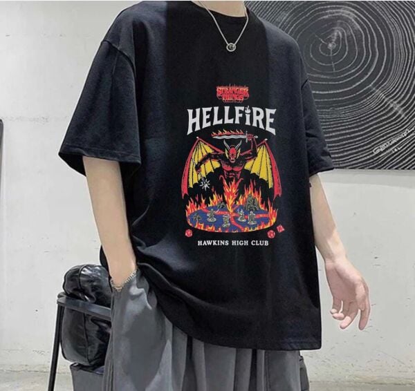 Stanger Things Hell Fire Baskılı Siyah T-Shirt