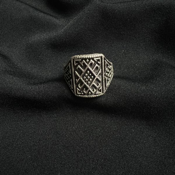 Gothic Shield Yüzük