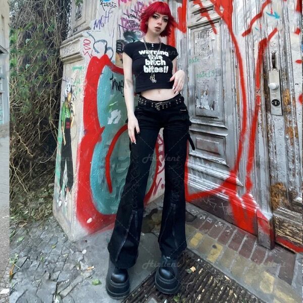 Retro Siyah Warning This Bitch Kısa kollu Crop