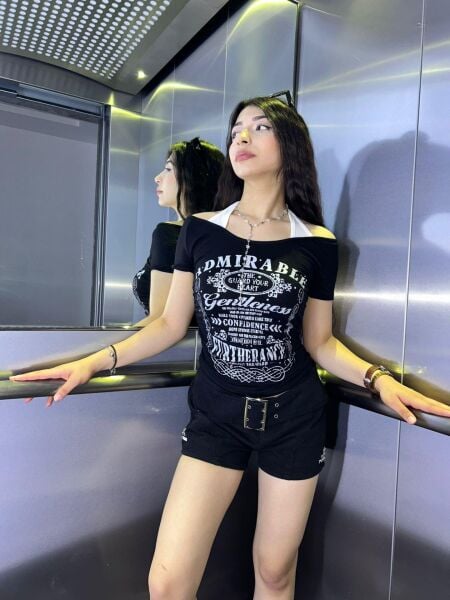 Siyah Admirable Madonna Yaka Ek Askılı Kısa Kollu Full Body Crop