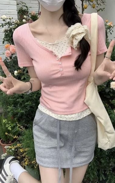 Pembe Düğmeli Ek Parçalı Kısa Kollu Crop