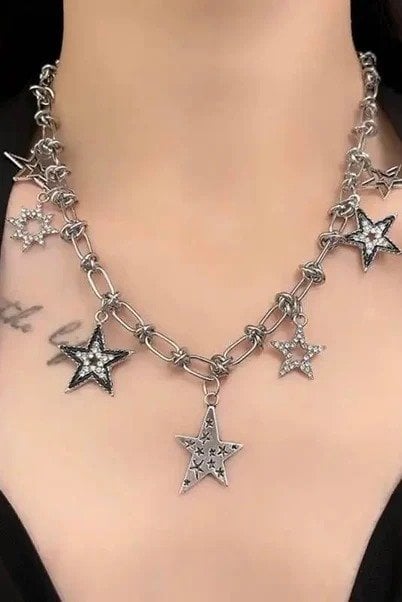 Hollow Stars Collor Clavicle Kolye