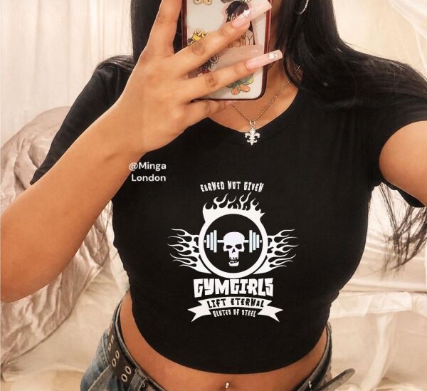 Gym Girls Baskılı Siyah Kemer Boy Y2K Kısa Kollu Crop