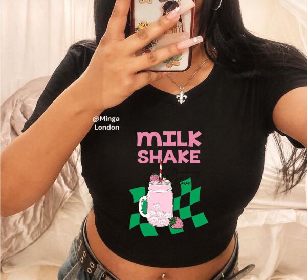 Mılk Shake Baskılı Siyah Kemer Boy Y2K Kısa Kollu Crop