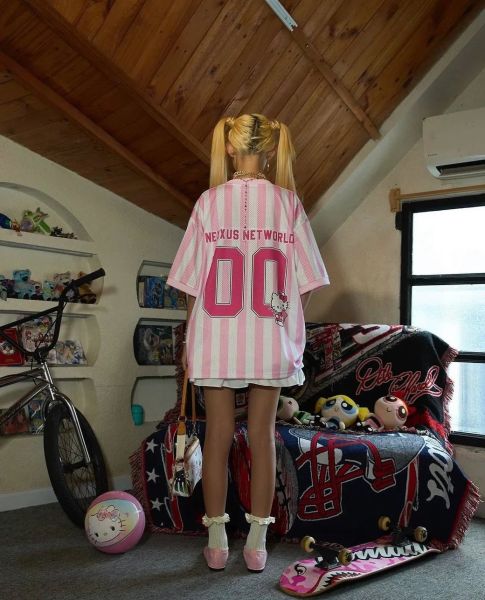 Hello Kitty Detail Unisex Jersey Forma