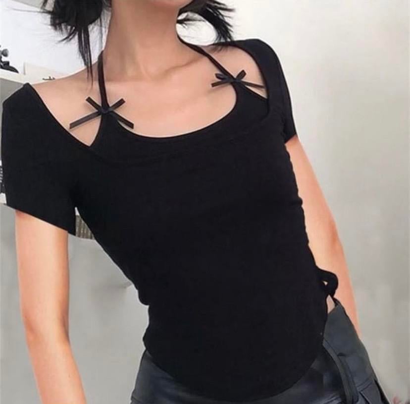 Siyah Kurdele Detay Boyundan Bağlamalı Crop