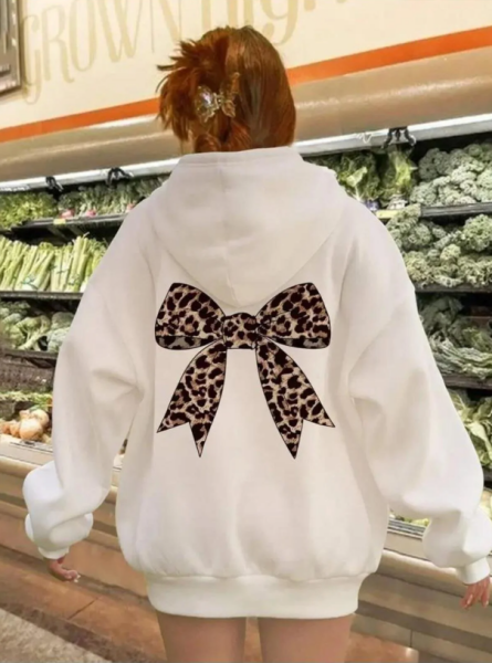 Leopar Desenli Kurdela Detail Baskılı Beyaz Kapşonlu Sweatshirt