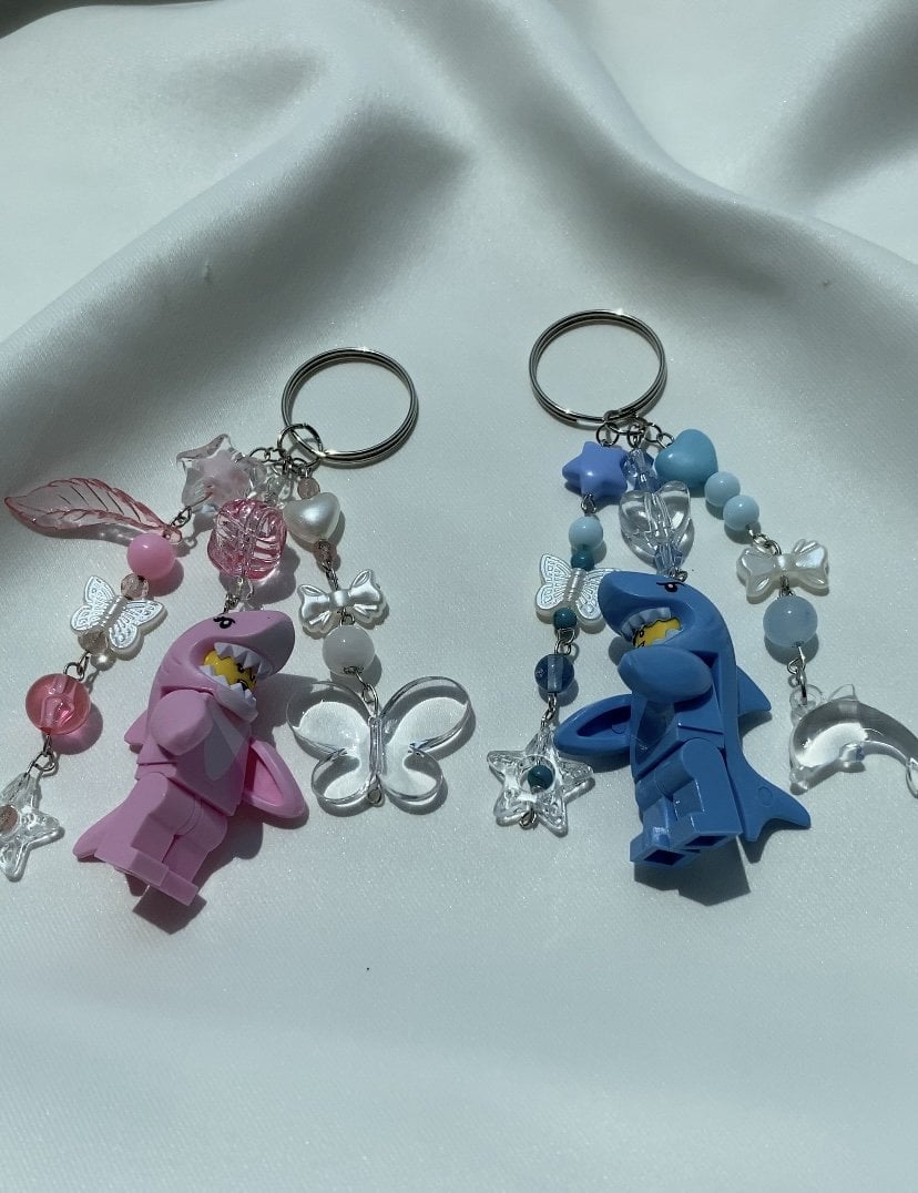 Pembe Shark Charmlı Lego Anahtarlık