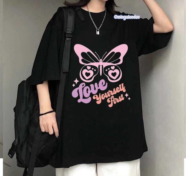 Love Yourself First Baskılı Siyah T-Shirt