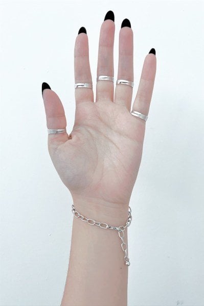 Skeleton Hand Şahmeran