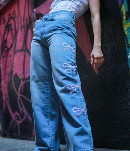 Pembe Kurdele Detaylı Boyfriend Baggy Pantolon Jean