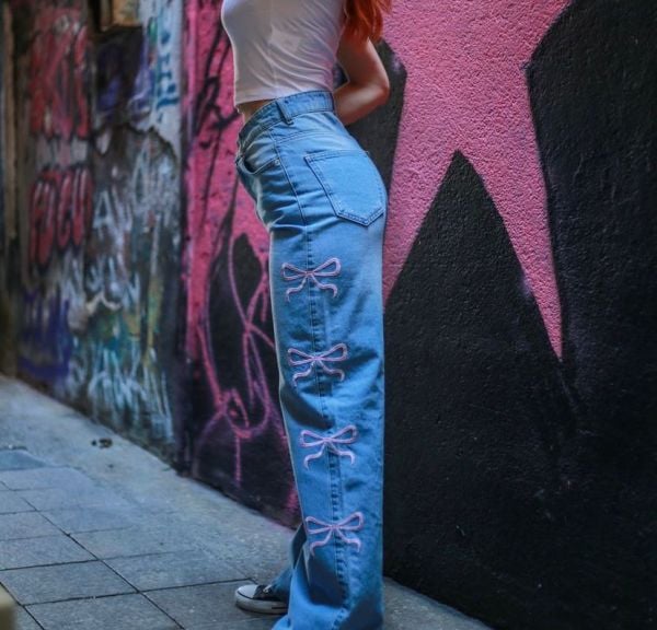 Pembe Kurdele Detaylı Boyfriend Baggy Pantolon Jean