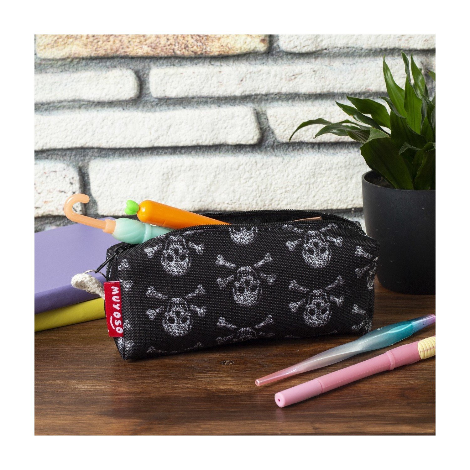 Gothic Kuru Kafa Kalemlik Makyaj Çantası