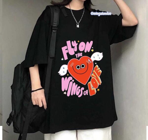 Fly On The Wings Of Love Baskılı Siyah T-Shirt