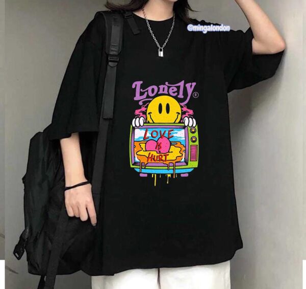 Lonely Love Is Hurt Baskılı Siyah T-Shirt