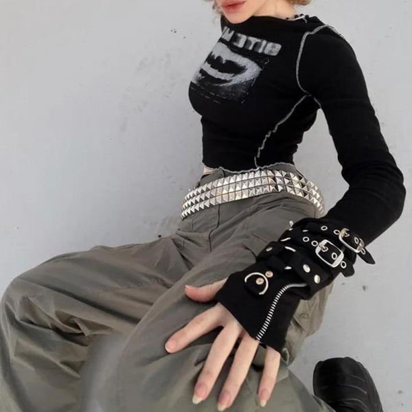 Siyah Bite Me Vampire Fangs Uzun Kollu Crop