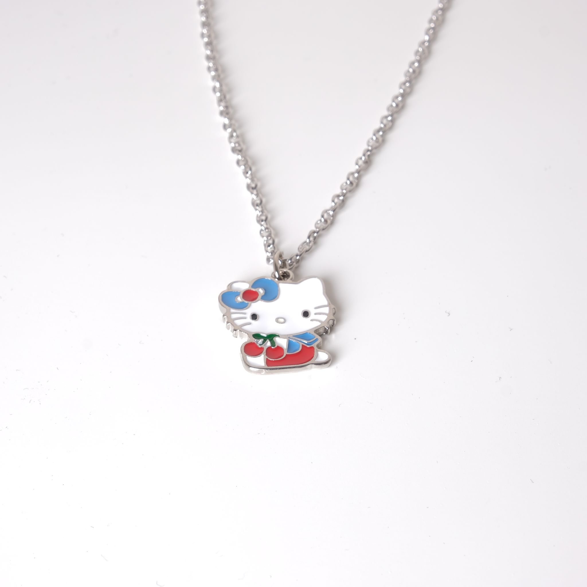 Hello Kitty  Red Cheery Detail Kolye